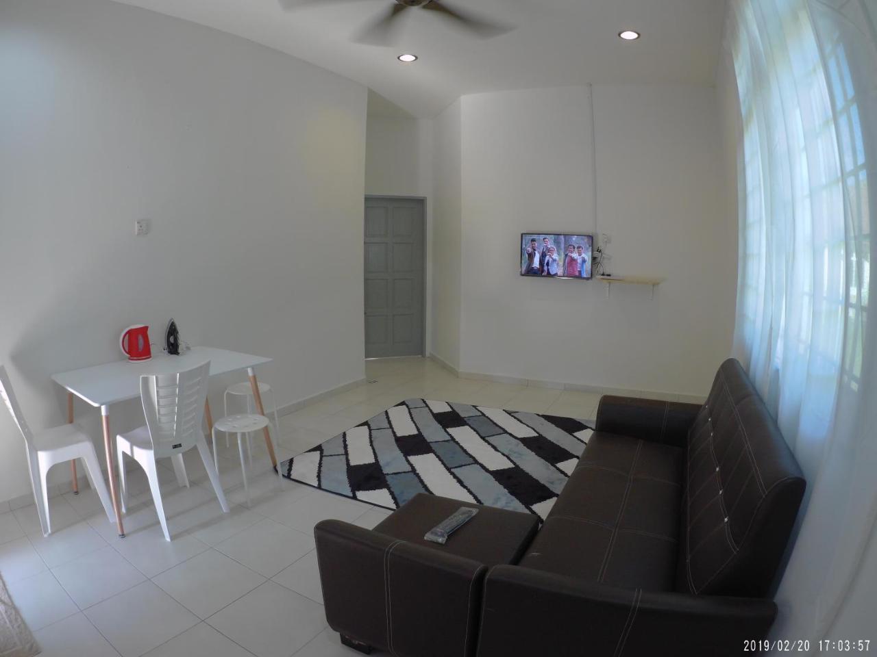 Promenade Homestay Дунгун Экстерьер фото