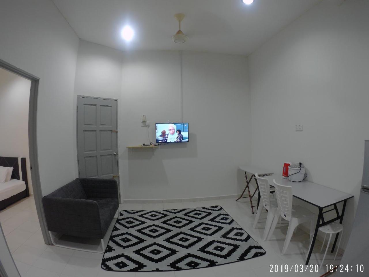 Promenade Homestay Дунгун Экстерьер фото